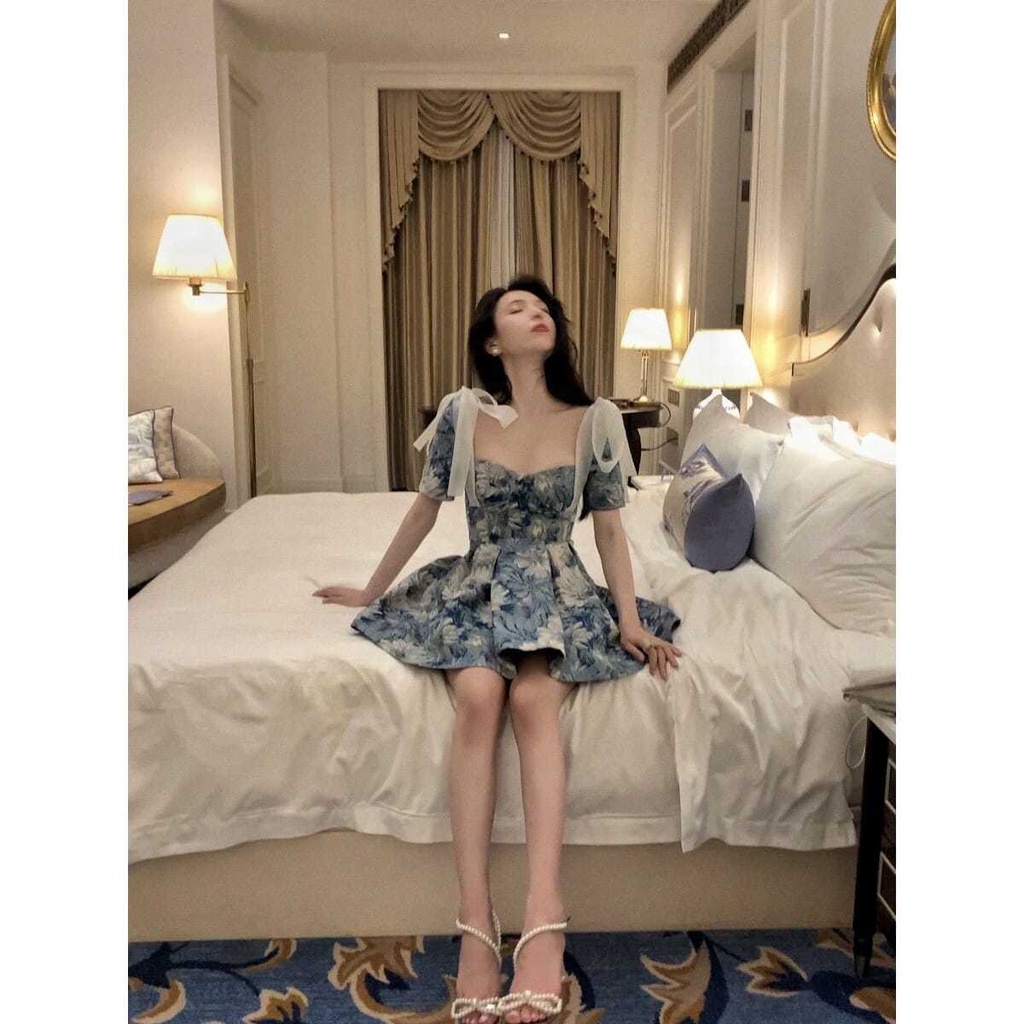 Đầm Phồng Eo Cao Họa Tiết Tranh Sơn Dầu Hoàng Cung Sang Trọng Phong Cách Mới