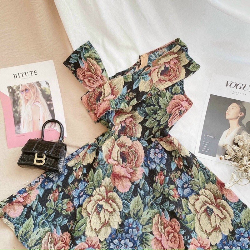 👍Đầm hoa bố cao cấp xịn xò hơn nhé.