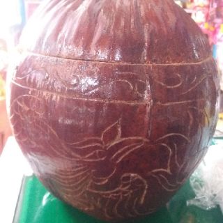 Vỏ bình trà làm bằng trái dừa