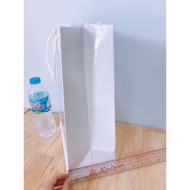 Túi giấy mặt kính đựng hoa bó từ 3-11 bông tặng kèm thiệp | BigBuy360 - bigbuy360.vn