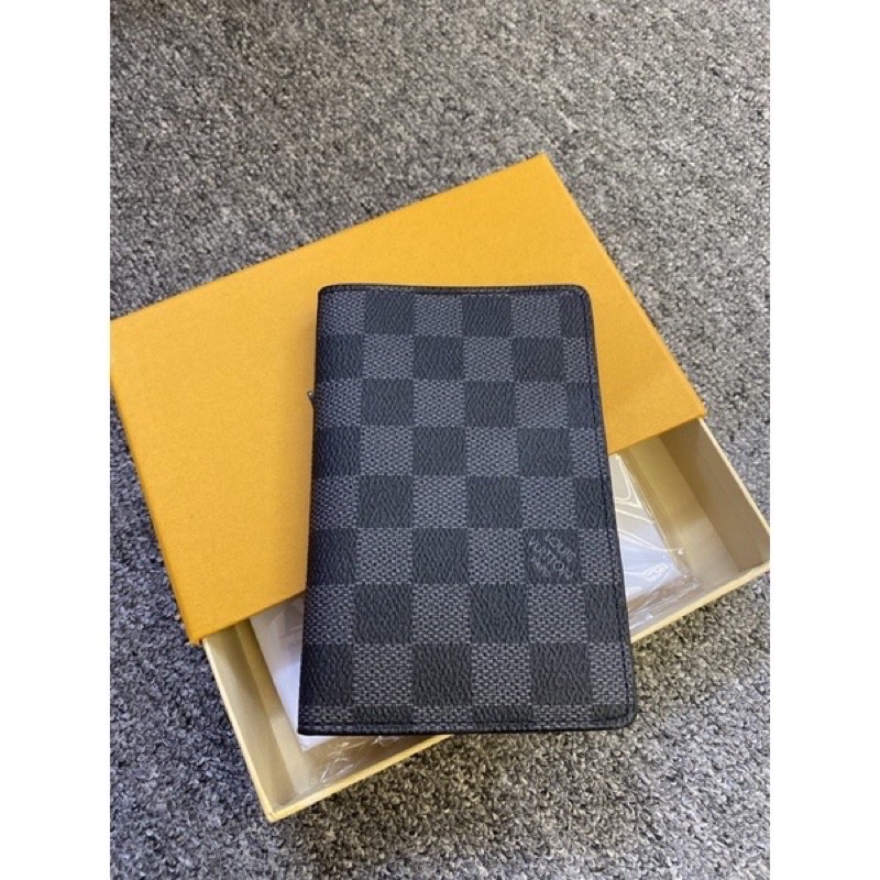 Ví nam nữ LV Passsport holder