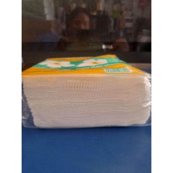 Giấy vuông Hoa Mai giấy ăn loại trải bàn vệ sinh giá sỉ