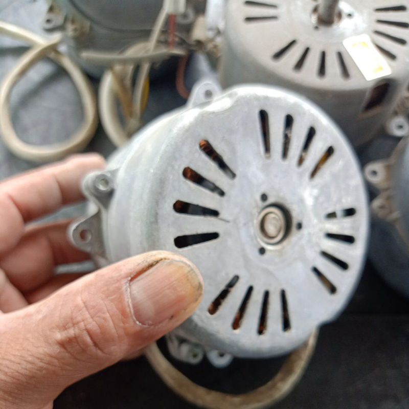 Mô tơ quạt nước