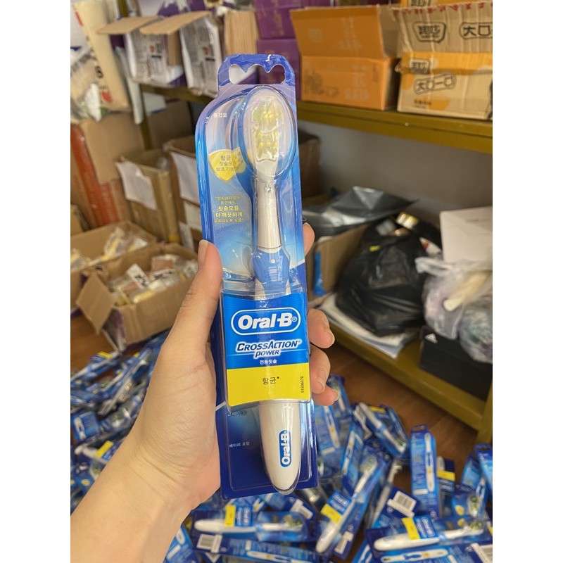 Bàn chải điện Oral b dùng pin