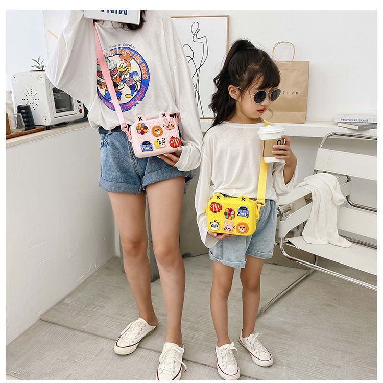 Túi Đeo Chéo Dáng Vuông Nhỏ Dễ Phối Đồ Chơi Cao Su Cho Trẻ Em