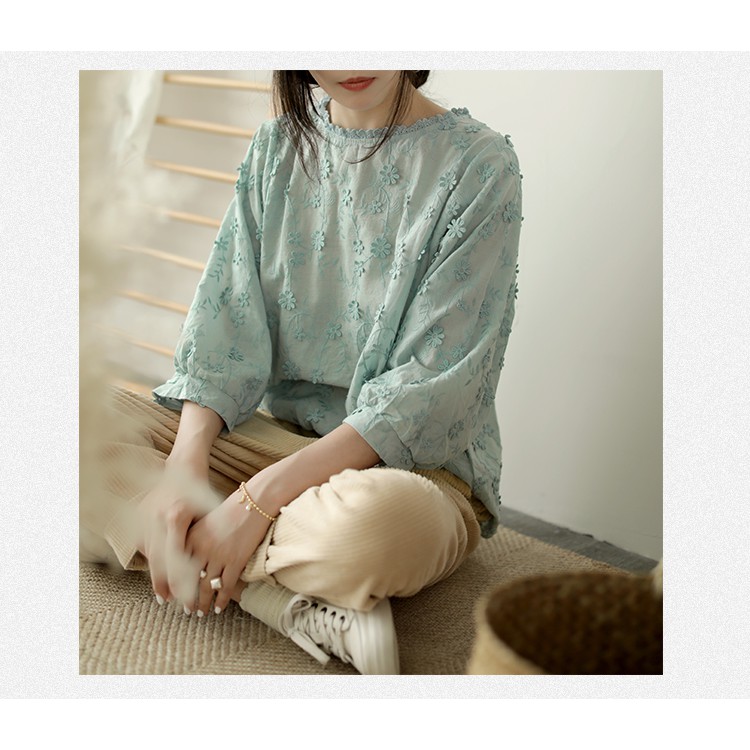 Áo vải linen thêu hoa nổi form rộng | BigBuy360 - bigbuy360.vn