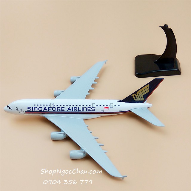 Mô hình máy bay tĩnh Airbus A380 Singapore  Airlines 20cm có bánh xe