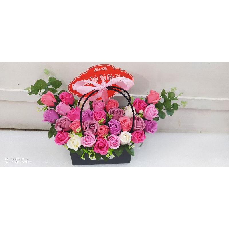 Giỏ hồng sáp sáng chảnh