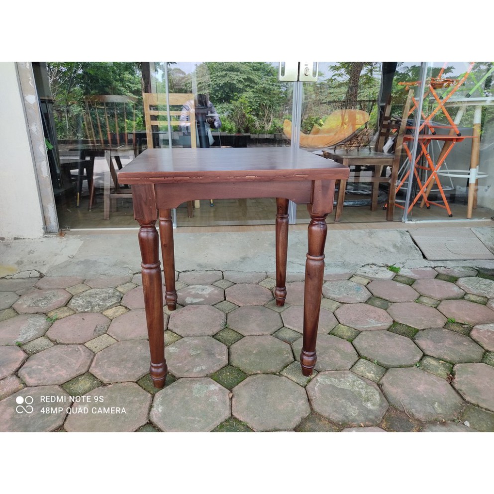 BÀN CAFE CAO CHÂN TIỆN