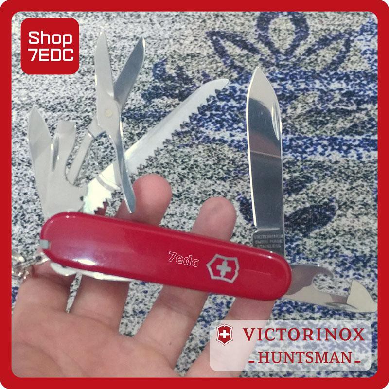 Dao đa năng Victorinox Huntsman đỏ