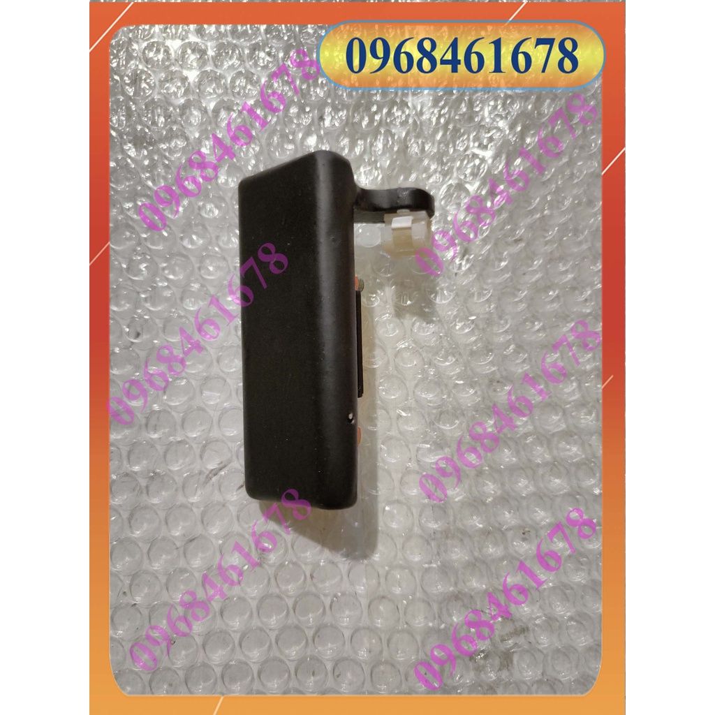 Tay mở lốp dự phòng Mitsubishi Jolie