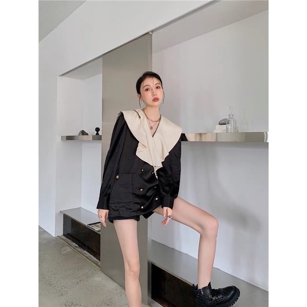 Đầm vest cổ bèo nút kim loại vàng