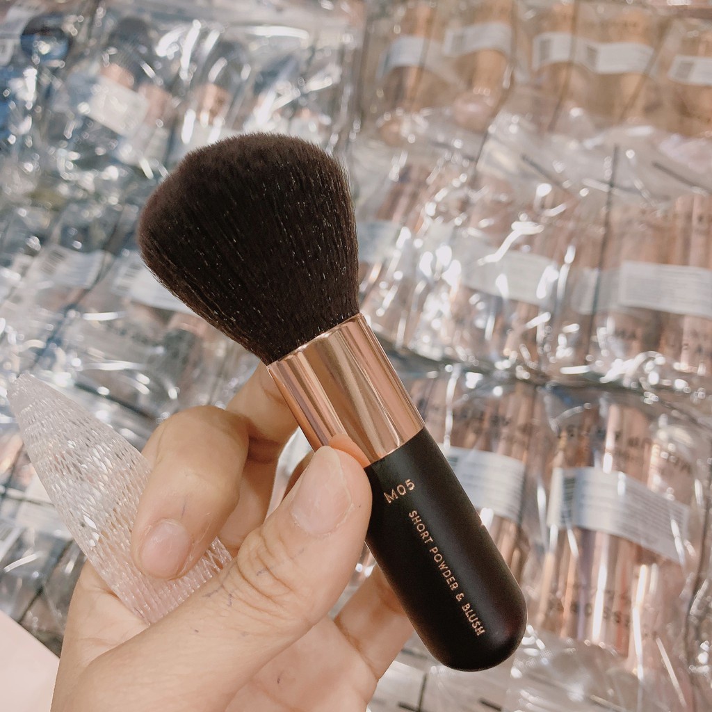 Cọ Phủ Phấn Và Má Hồng Bỏ Túi Vacosi Short Powder & Blush Brush M05