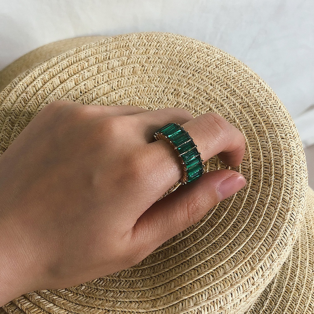 Nhẫn Đính Đá Toàn Bộ Mặt Vuông Sang Trọng Cho Nữ