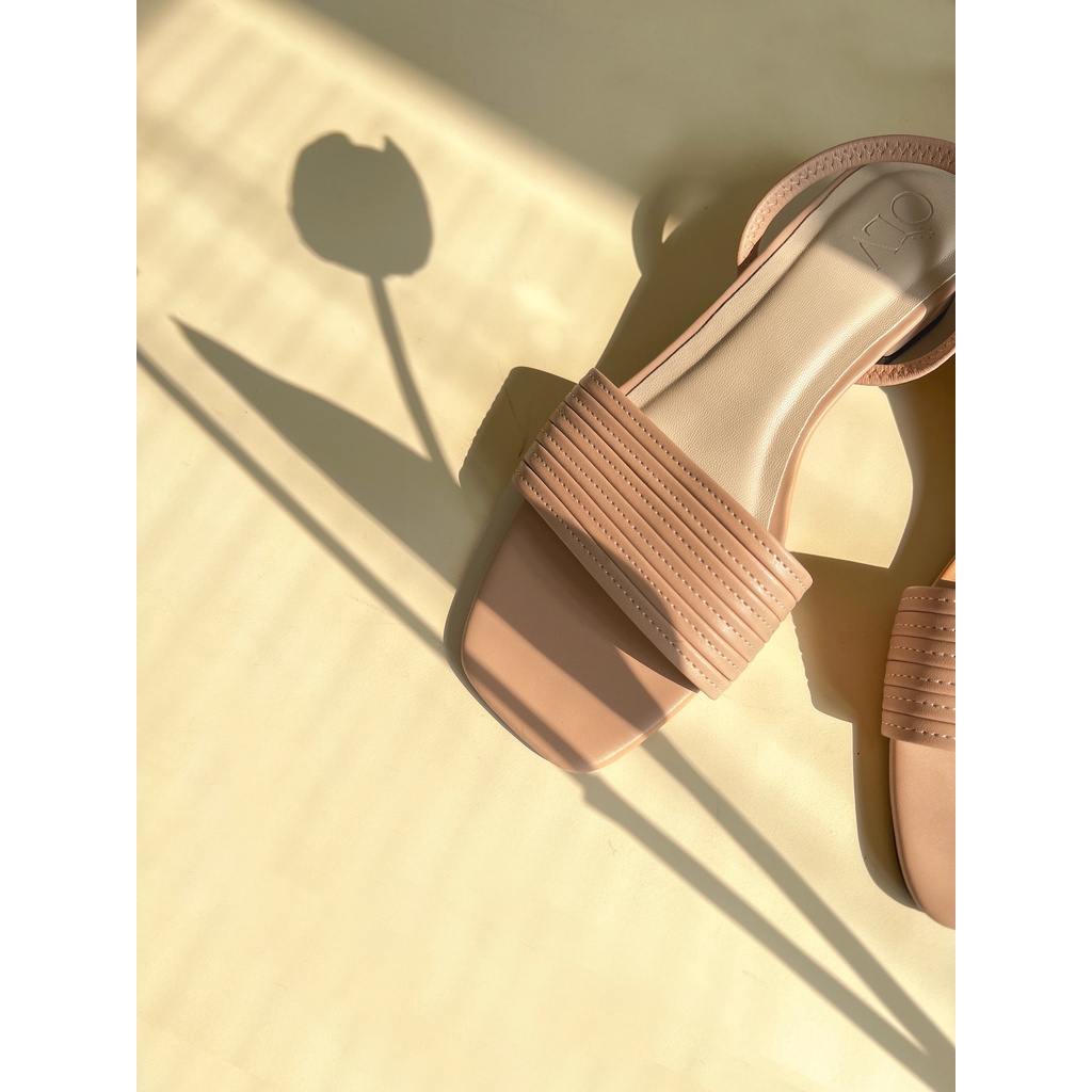 OLV - Giày Beige Basic Sandal