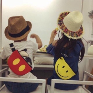 Túi đeo chéo và set pijama mẹ bé