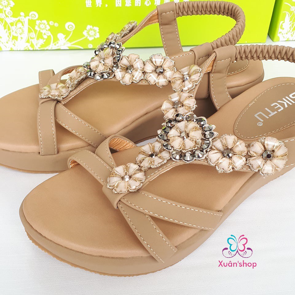 Sandal quai chéo đính hoa xinh xắn, đế xuồng cao 5cm (có sẵn)