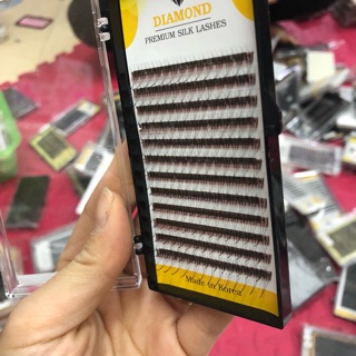 Mi khay hiệu Diamond 3d fan sẵn dùng nối mi