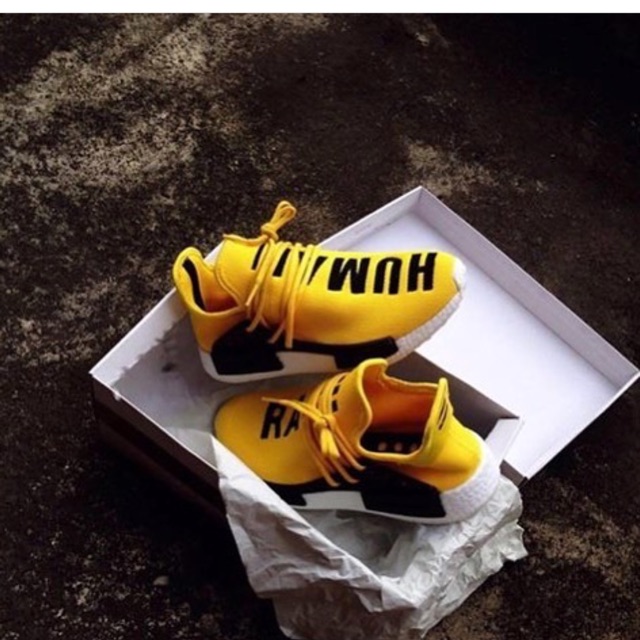 Giày thể thao adidas nmd human race vàng