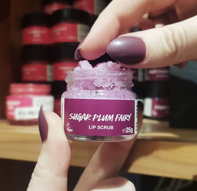 [HÀNG CÓ SẴN] LUSH TẨY TẾ BÀO CHO MÔI PHIÊN BẢN NHIỀU NƯỚC. | BigBuy360 - bigbuy360.vn