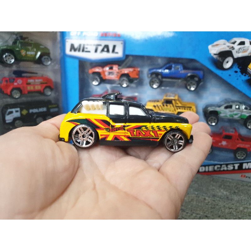 XE MÔ HÌNH ĐÒNG GIÁ 25K - MÃ : 1605-3 - Mẫu Xe Ô Tô Taxi Vàng Chạy Trớn Hộp 20c Nhiều Mẫu Tách Lẻ Size Mini _18