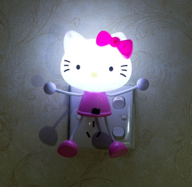 Đèn ngủ cảm ứng dẻo to bằng bàn tay hình doremon, kitty..