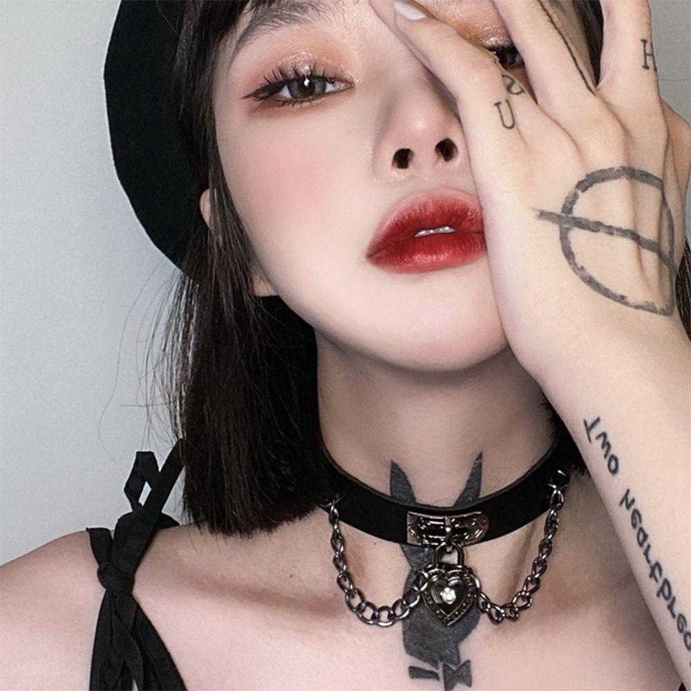 Vòng Cổ Choker Da PU Mặt Trái Tim Phong Cách Harajuku Gothic