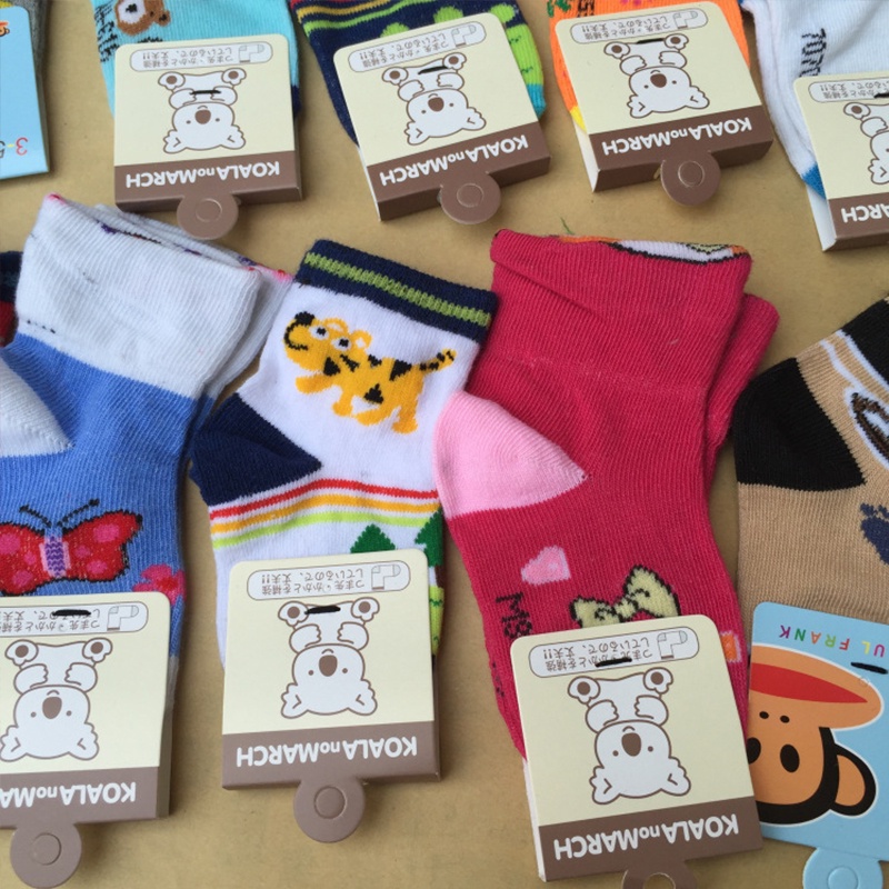 Vớ cho trẻ em chất liệu cotton kiểu Nhật Hàn thích hợp mùa đông mùa thu AKKU chống trượt