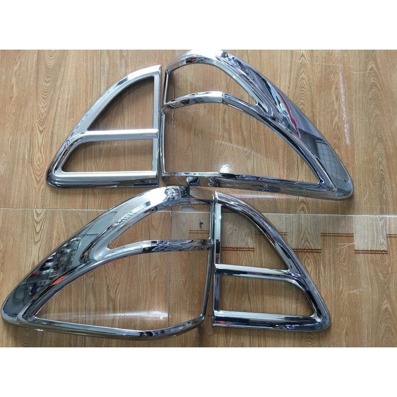 Ốp đèn pha hậu Mazda BT50 2014 - 2021 mạ crom - hàng cao cấp