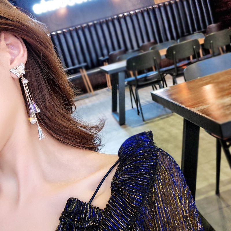 Khuyên Tai Tua Rua Nhiều Kiểu Dáng Phong Cách Hàn Quốc Mới