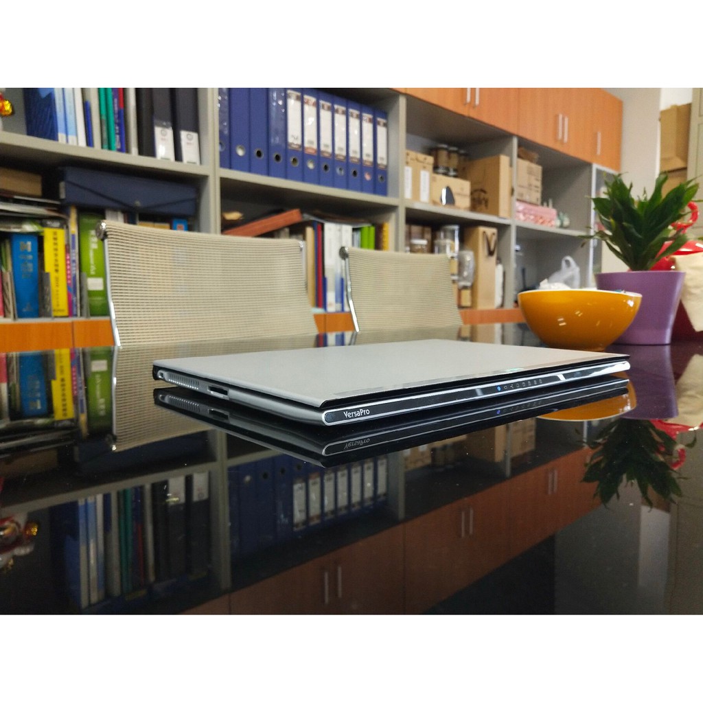 Laptop NEC VersaPro PC-VK18 Core i5-3337U, 4gb Ram,128gb SSD 13.3inch HD, vỏ magie siêu bền