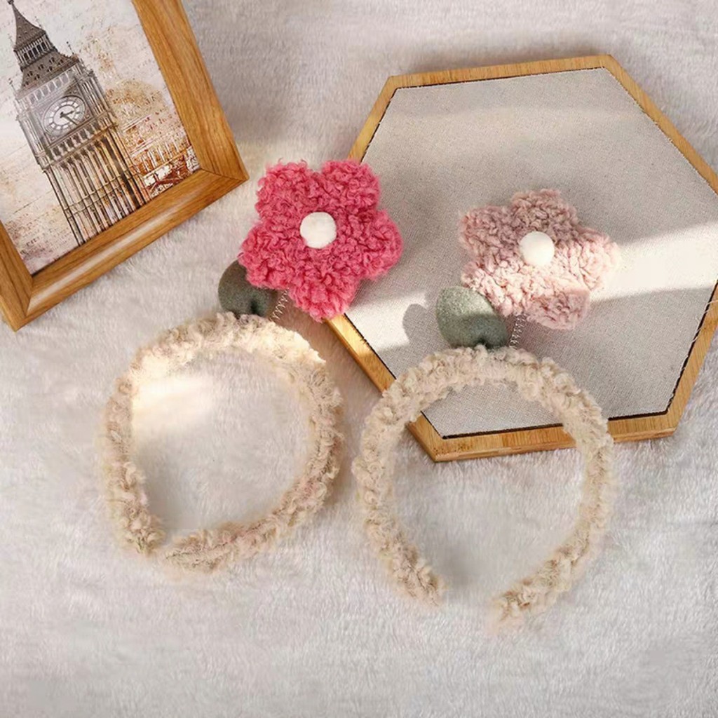 Cài tóc hoa mai cho bạn gái xinh hot trend- Hoa thứ 2