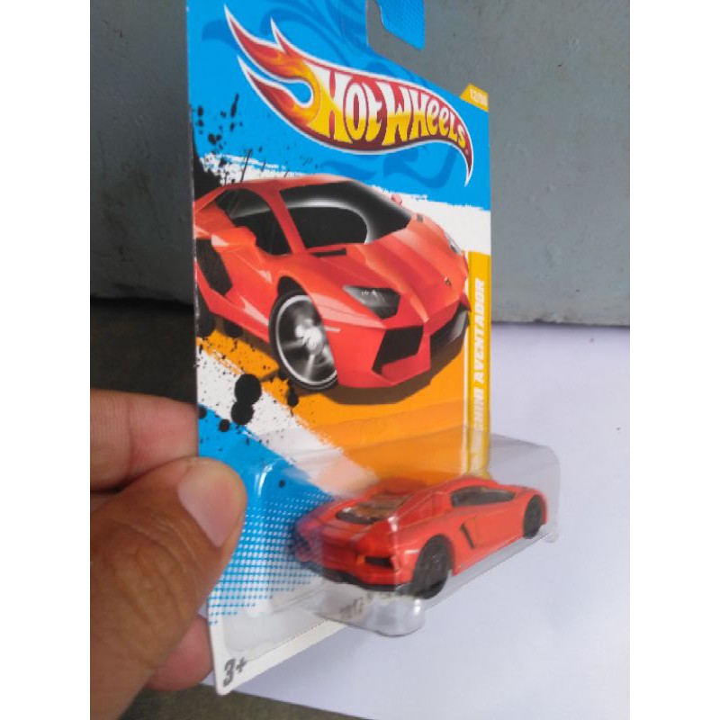 xe Hotwheels Lamborghini Aventador cam new model us card + free protect card , hàng siêu hiếm