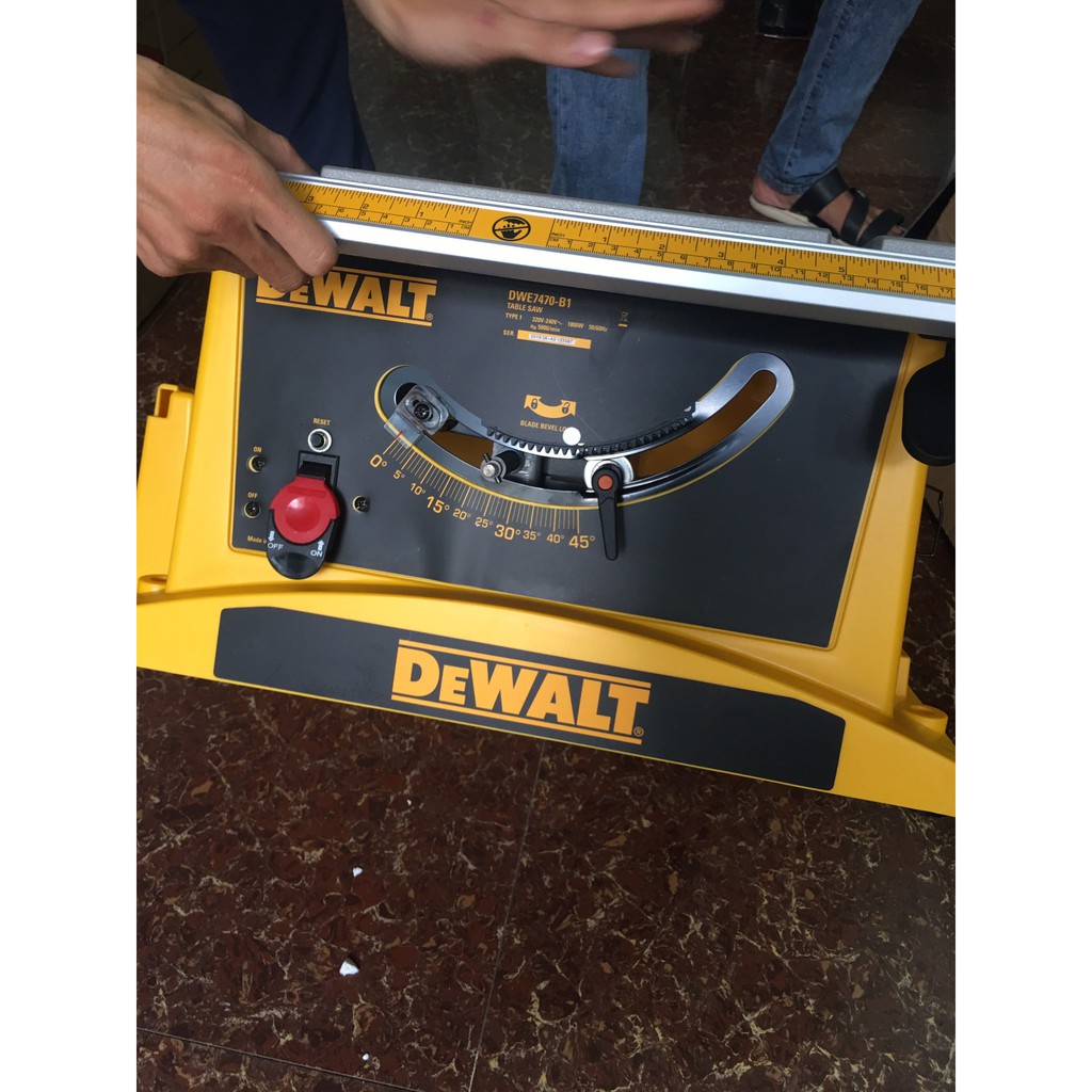 Máy cưa bàn Dewalt DWE7470-B1