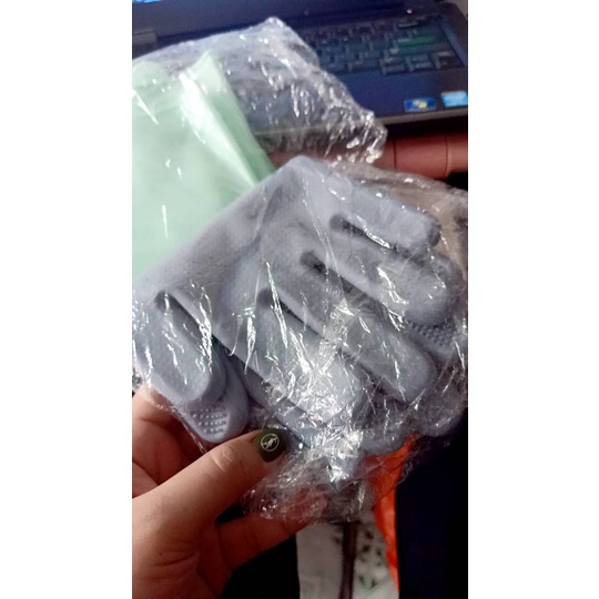 Găng Tay Cọ Rửa Silicon Đa Năng(tặng kèm móc khoá)