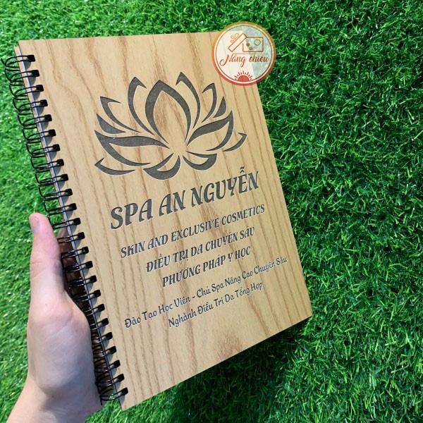 Sổ ghi chú khách hàng cho cửa hàng spa - Sổ bìa gỗ cứng thiết kế theo yêu cầu - Ruột sổ 100 trang dày dặn