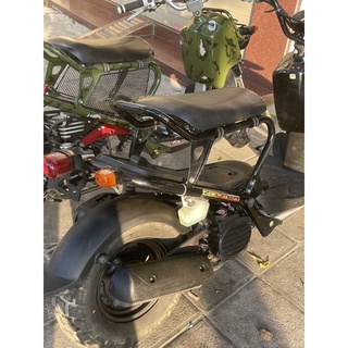 xe máy 50cc zoomer màu đen
