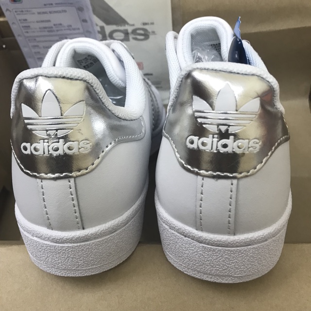 Giày thể thao sneaker Originals Superstar Sneaker trắng viền bạc chất da mềm mịn thời trang
