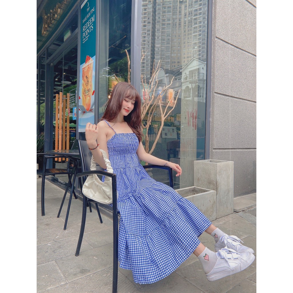 Váy hai dây kẻ caro xanh freesize - Váy đầm nữ freesize kẻ caro xanh hỏ tren phom rộng dáng suông C189