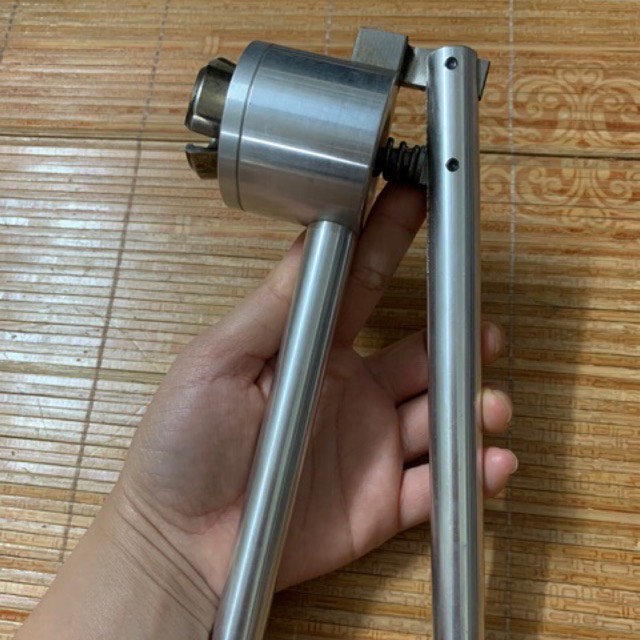 Kìm dập nắp chai Kìm dập lọ chiết mỹ phẩm tinh chất