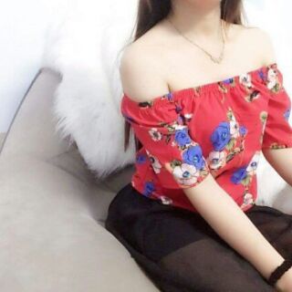 Áo voan hoa bẹt vai