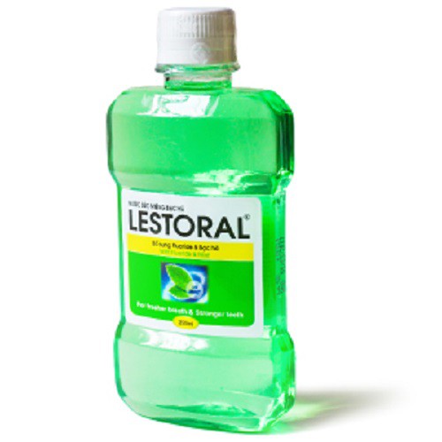 Nước súc miệng Lestoral giúp sạch khuẩn, khử mùi hôi miệng, hơi thở thơm mát (250ml)