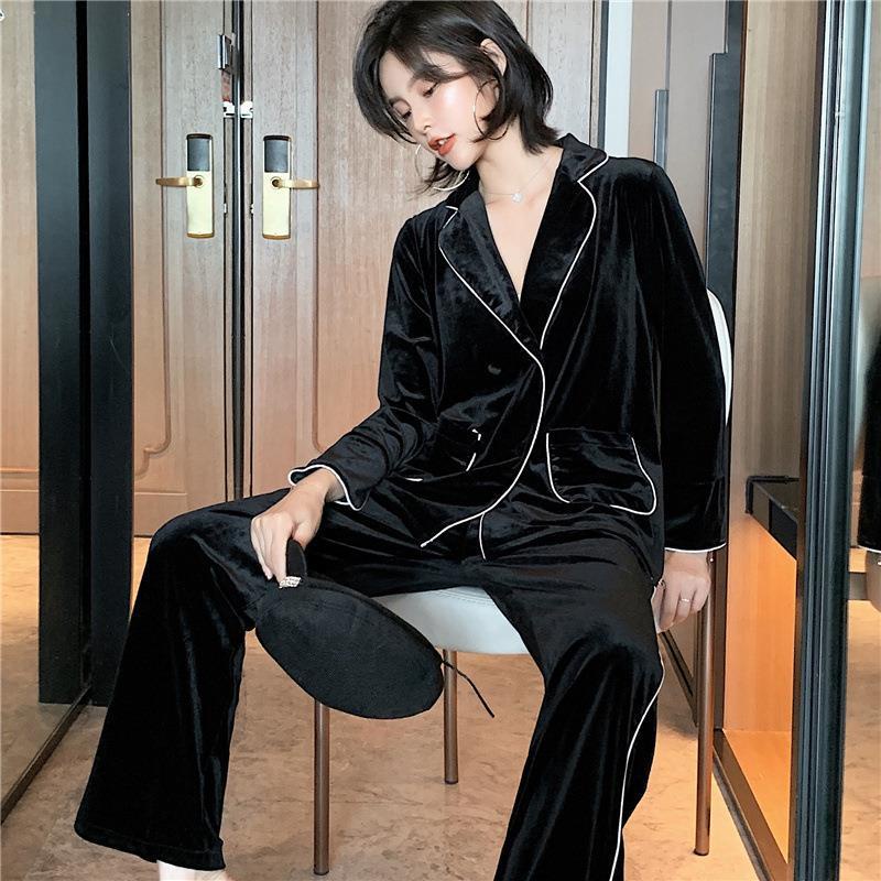 Bộ Đồ Ngủ Tay Dài Bằng Vải Nhung Thời Trang Thu Đông Mới Dành Cho Bạn Nữ