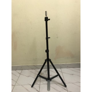 Chân Canh Học Cắt Tóc Cho Salon