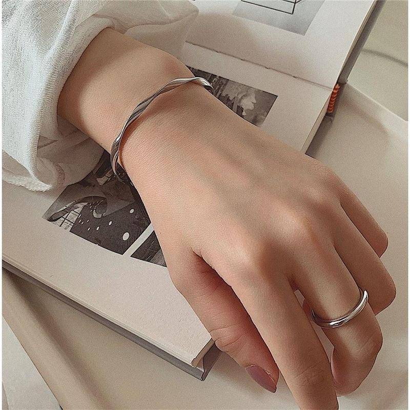Vòng Tay Bạc Đơn Giản Thời Trang