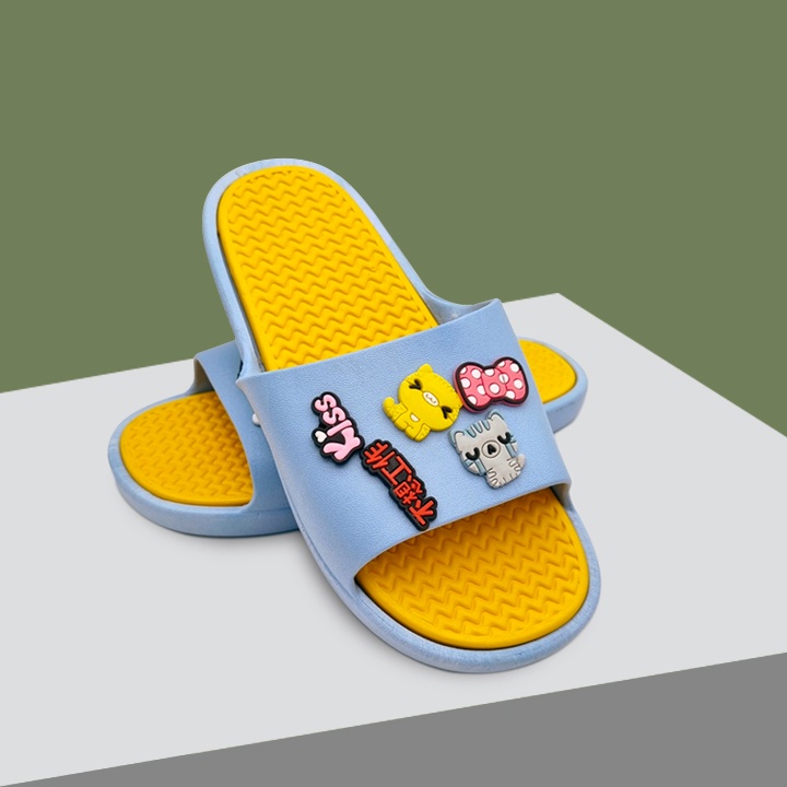 Dép quai ngang gắn 10 Sticker KITTY cực xinh dễ thương mẫu mới 2022 dép nữ cao su mềm nhẹ êm chân