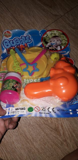 Đồ chơi thổi bông bóng xà bông bằng cơ rất đẹp