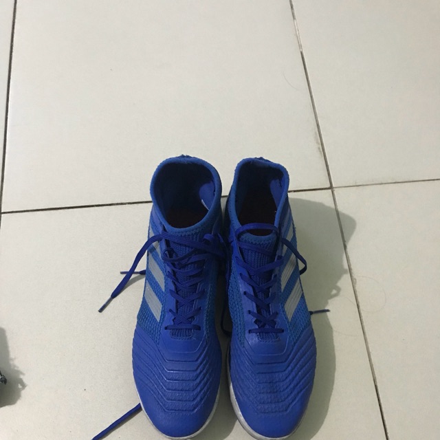 Giày đá bóng Predator adidas size 42 loại nhỏ