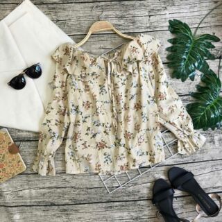 Áo bẹt vai hoa