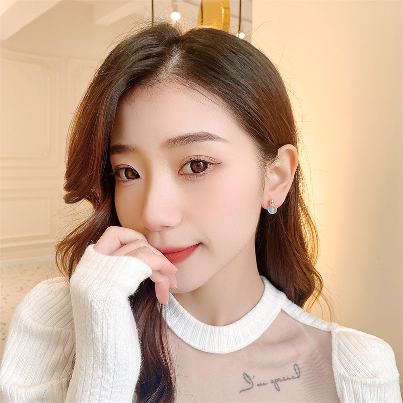 Khuyên tai kẹp không bấm lỗ chốt cố định K033 bằng nhựa trong suốt hình khối dáng ngắn Leous Accessories